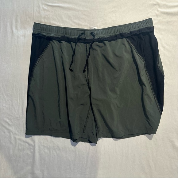 Columbia Men’s Shorts Size XXL - Picture 3 of 9